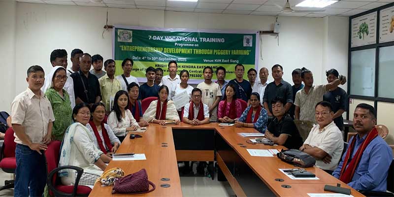 Arunachal24in's tweet image. 🐖 7-day training on Entrepreneurship in Piggery Farming concluded at Pasighat. Farmers trained on scientific housing, feeding, disease control &amp;amp; market linkages. Experts say piggery can uplift rural livelihoods. 🌱
#Pasighat #PiggeryFarming #RuralEntrepreneurship #KVK

Read…