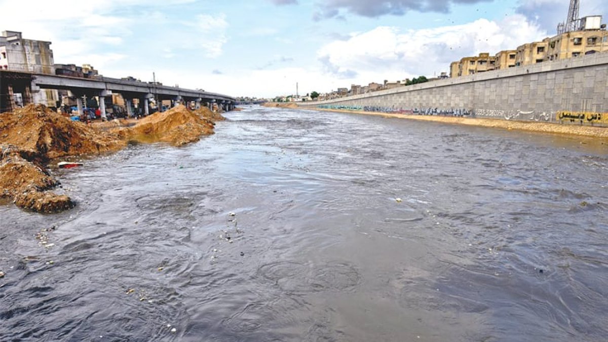 #Rains and #KarachiFloods situation is turning severe. Overflowing #Malir and #Lyari rivers have already affected nearby areas and continue to swell. My heart goes out to those who have lost their loved ones or properties.
#ClimateCrisis