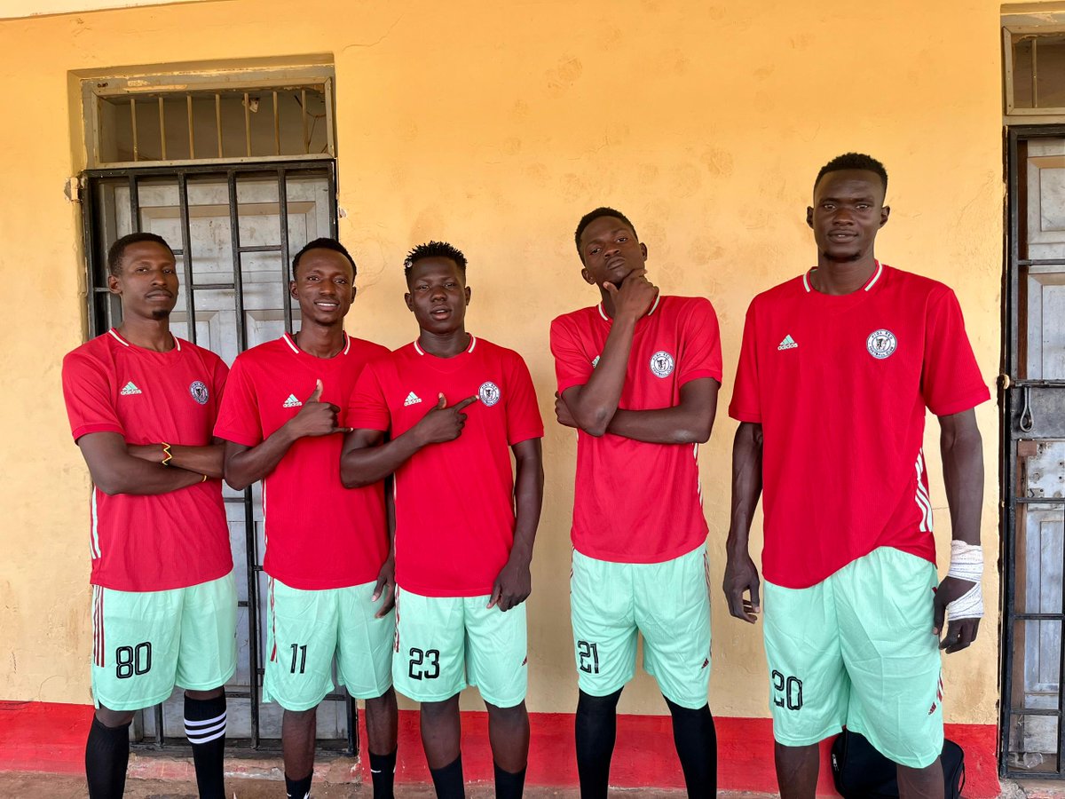 pigaredfc's tweet image. Took us 6month to acquire this Jaze,, A team of all categories of players, licensed, Unemployed, retired,active, non licensed , This what they call Unity , this not just a football team it&apos;s an organisation of young Men.IN THE HEART OF SOROTI CITY..