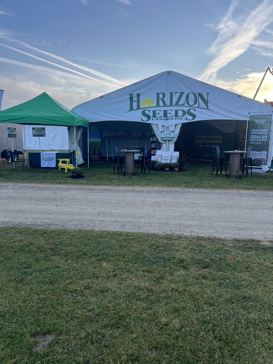 Second day of farm show , stop by the Horizon seeds Canada booth to see what’s new Hz 3480 Hz3470 Hz Canyon Hz Bedrock maybe even meet ⁦<a href="/JimBenn71220505/">Frontarock Farmer</a>⁩