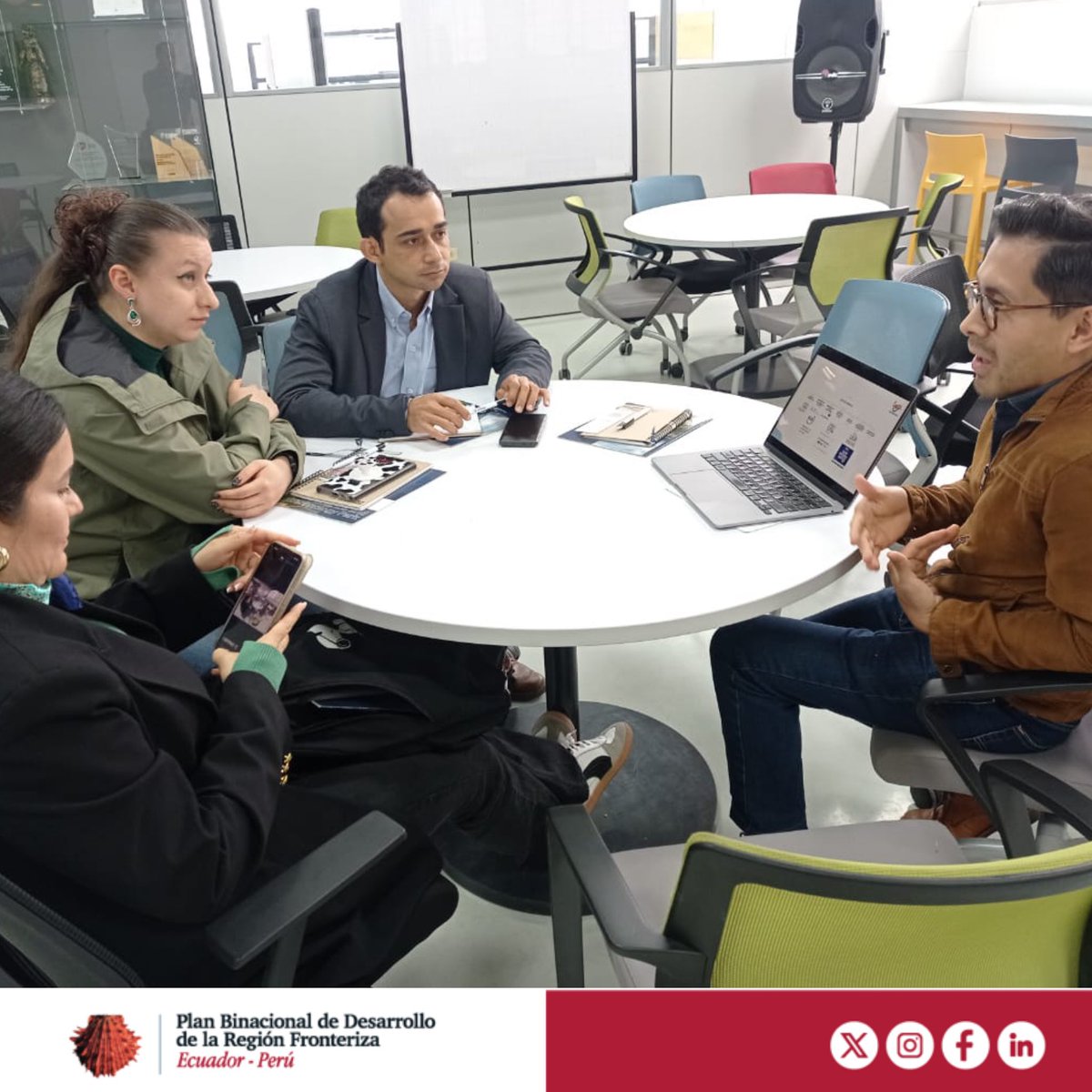 Plan Binacional 🇪🇨 impulsa el emprendimiento juvenil en la frontera sur 🌱. Con FEDES, UTPL y Fundación Choza se fortalecen espacios de incubación e innovación para jóvenes rurales. 🤝 #Emprendimiento #Loja