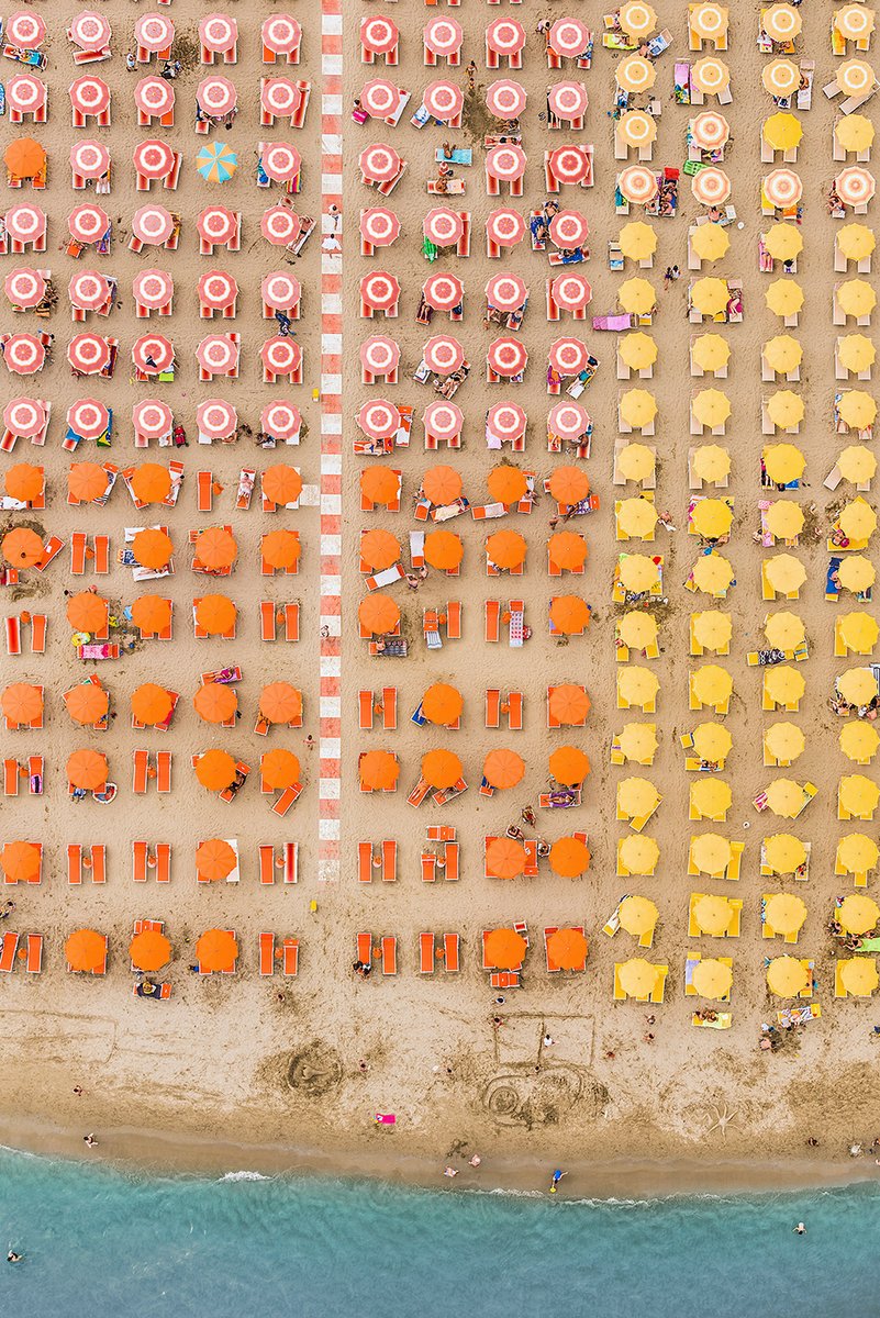 BernhardLang_09's tweet image. "ADRIA VII" – Fine Art Print

67×100 cm | Ed. of 10 

Shot on Italy’s Adriatic coast, summer 2014.

Museum-quality, framed. 
Collector’s piece by Bernhard Lang.

🔗 bernhardlang.de/adria/av_adria…

#FineArtPrint #ItalianSummer #MinimalistArt #PhotographyArt #LimitedEditionArt