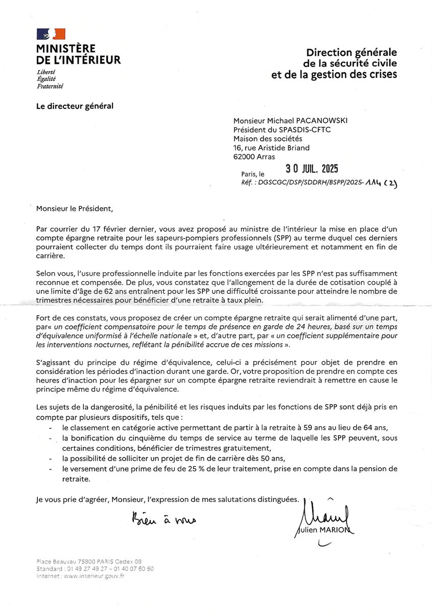 pompiers_cftc's tweet image. 📷Le #SPASDIS ne décolère pas 📷
Nous vous confirmons que la #DGSCGC est loin de porter un intérêt à notre profession.
Gardez vos médailles et vos éloges. En attendant, c’est bien nous qui allons au charbon avec nos pelles et nos seaux !
#SDIS #pompiers #SPP #CFTC #securitecivile