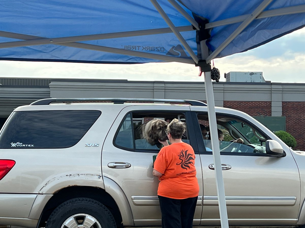 Did you know you can bring your furry friends too when you drop off your old electronics? Make sure to sign up for our next event so you can recycle responsibly, and let your pups enjoy the outing!

#Dogs #Pups