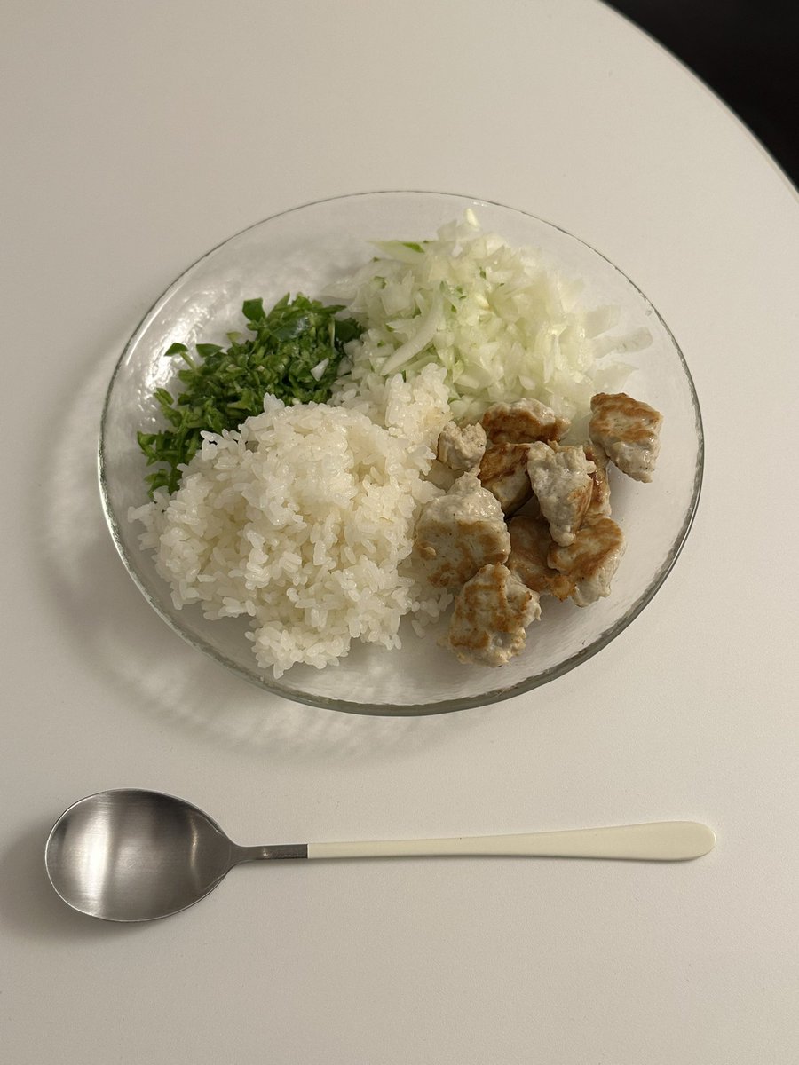 runrr6_'s tweet photo. これガチでやばい、正直最初は生のピーマンと玉ねぎに抵抗あったけど、意味わからんくらい美味しい、この為に買ったクミンも余裕で使い切れるのでまじ作って欲しい https://t.co/kx5eElUpjH