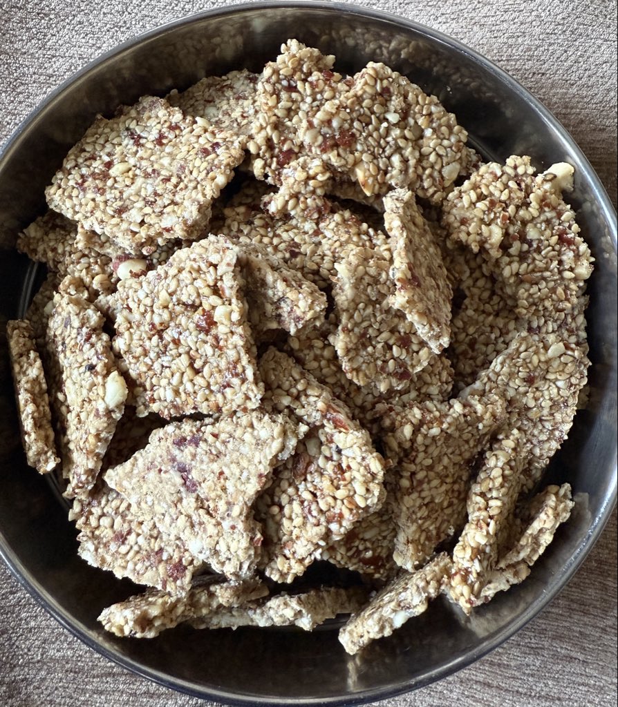 DietDrsayajirao's tweet image. Sesame seed chikki.
Micronutrient-packed superfood.
#HealthySnacking #DesiSuperfood