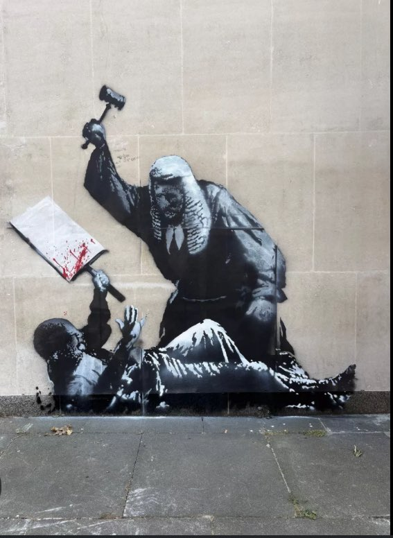 ThickShelledEgg's tweet photo. @TRobinsonNewEra You can try to erase the painting but the internet lasts forever... https://t.co/f7nNIK1VWg