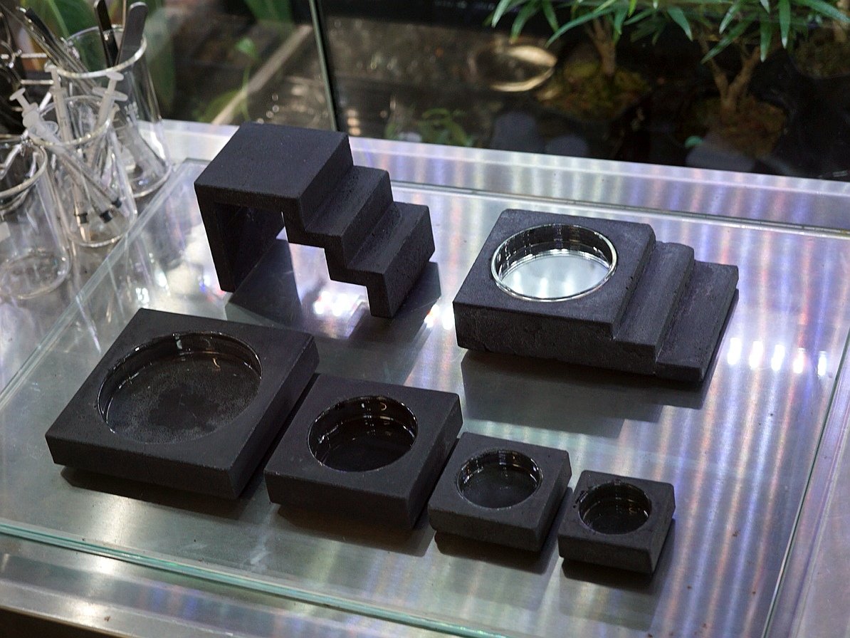 需要はそこそこあるのに中の人のやる気がいまいち感じられないでお馴染みのBGL実用シリーズですが、来たるGeckoMarket2025に少しだけ出品させていただきます。ご要望の多かった階段式は作成難度が鬼なので聞こえないふりをしていましたが、ろくすっぽ生体がいないブースの体裁を取り繕う為に頑張って作