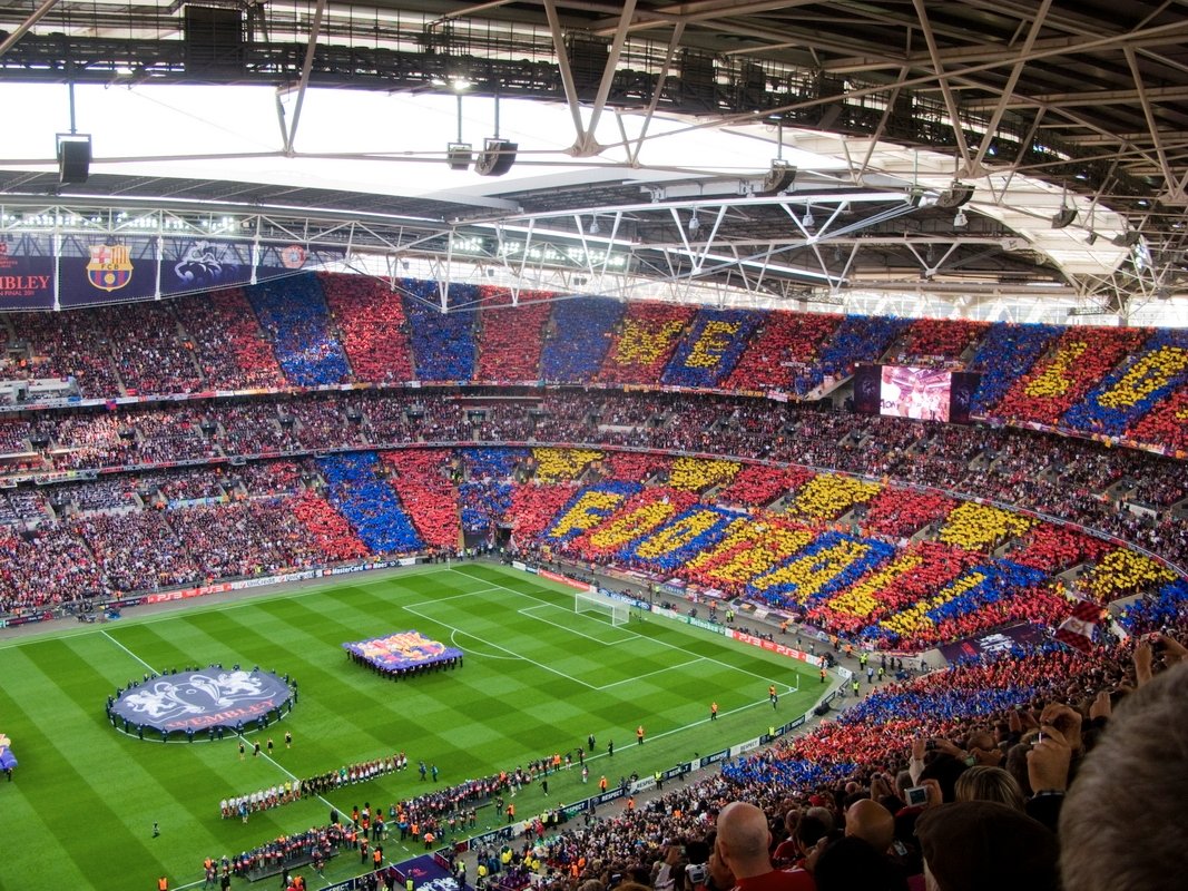 sozirv's tweet photo. تيفو جماهير برشلونة بنهائي ويمبلي 2011 من اجمل التيفوهات

" We love football " https://t.co/FxDnzuycq8
