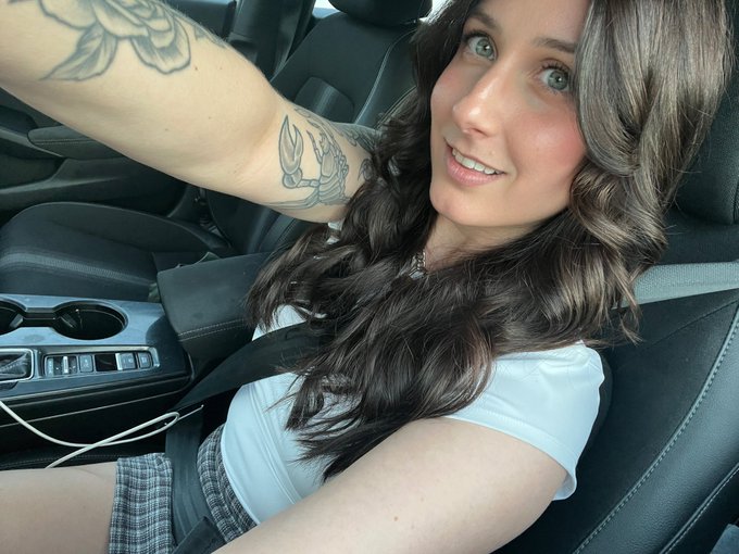 Watch LunaHillX's leaked NSFW photo on TwXstars