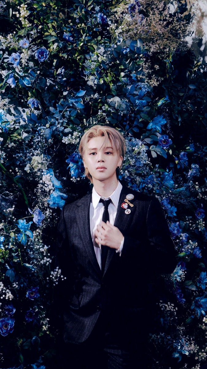 [📊 CHARTS] 

"WHO" by #Jimin now hits 400 Million streams on Spotify USA, becoming the First &amp; Only song by a K-pop/Korean act in history to do so..🇺🇸

RECORD BREAKER JIMIN 
CONGRATULATIONS JIMIN
#Jimin_WHO