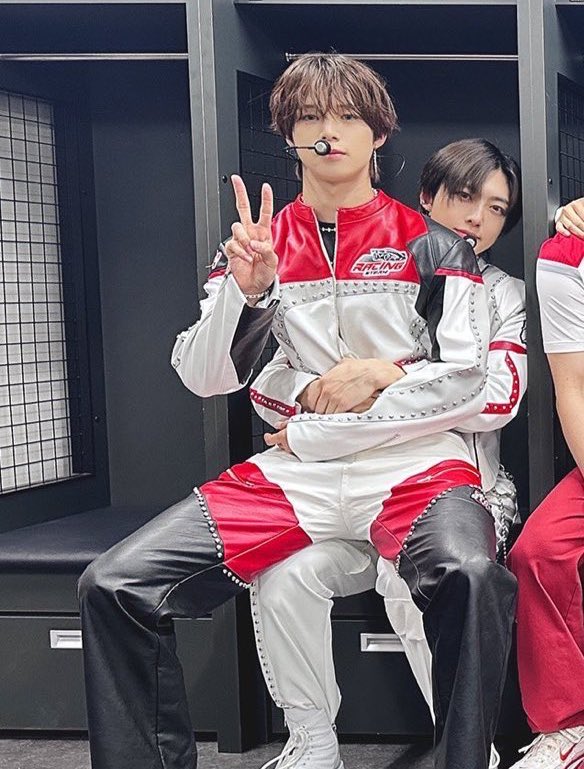 if fuma don’t put that grown ass man down…….