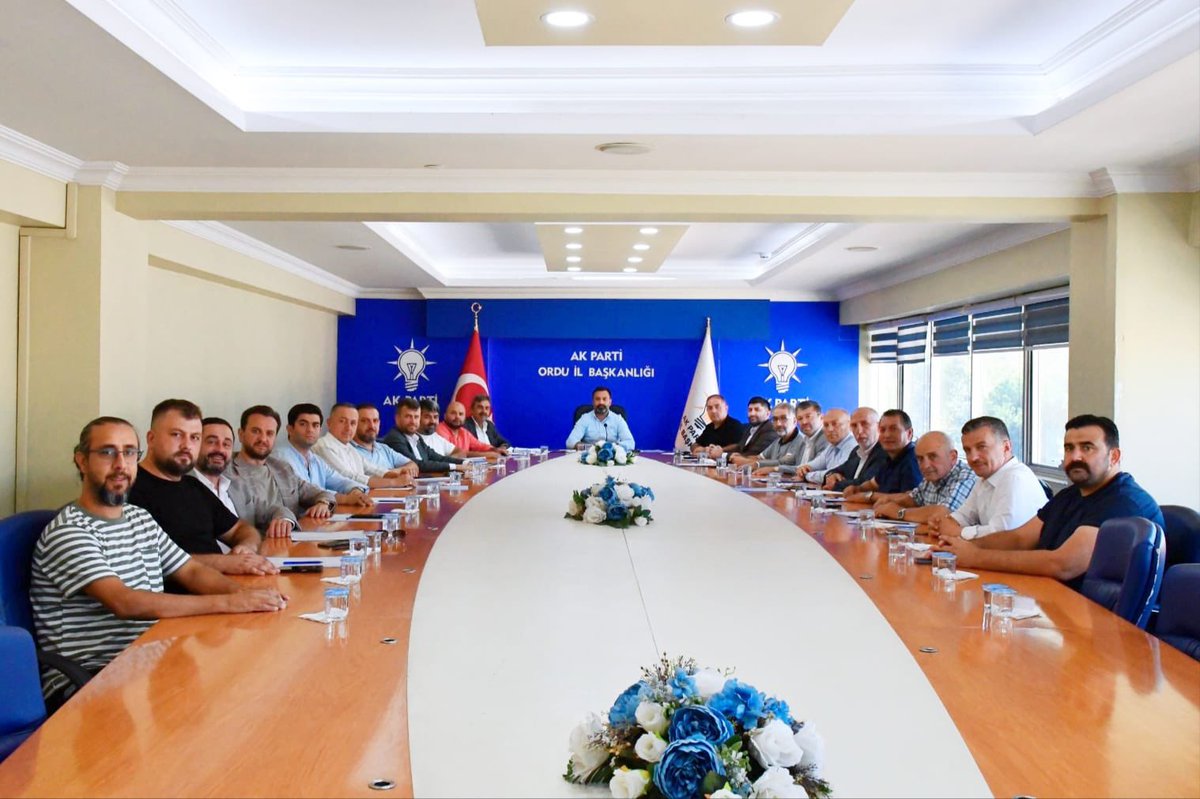 Aylık Olağan İlçe Başkanları Toplantımızı gerçekleştirdik.

Alınan kararların ilimize ve partimize hayırlı olmasını temenni ediyorum.