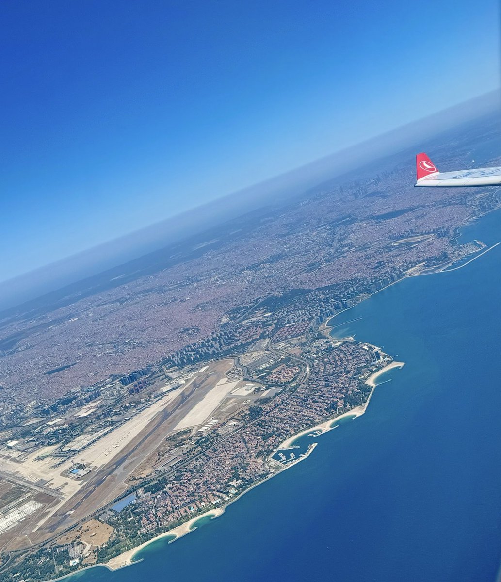 gita_mathew's tweet photo. Flew Turkish Airlines to Colomboโ9 weekly flights now ๐น๐ทโ๏ธ๐ฑ๐ฐ
The 8.5hr direct from Istanbul is smooth, with great service.
The food ? Absolutely divine.
Great connectivity & loving the competition โจ
@TurkishAirlines
#WinterTravel
#TurkishAirlines
#VisitColombo https://t.co/BqjGXh2Yr1