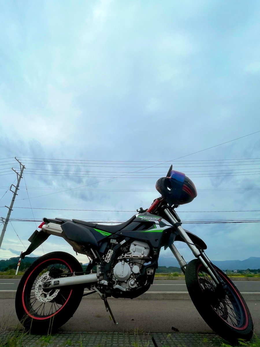 YukiRider_1026X's tweet photo. 週に一度の休日。
久々に父とツーリング。
#DTRACKERX
#DTRACKER
#デトラ日記 https://t.co/YG2pAGbH0O