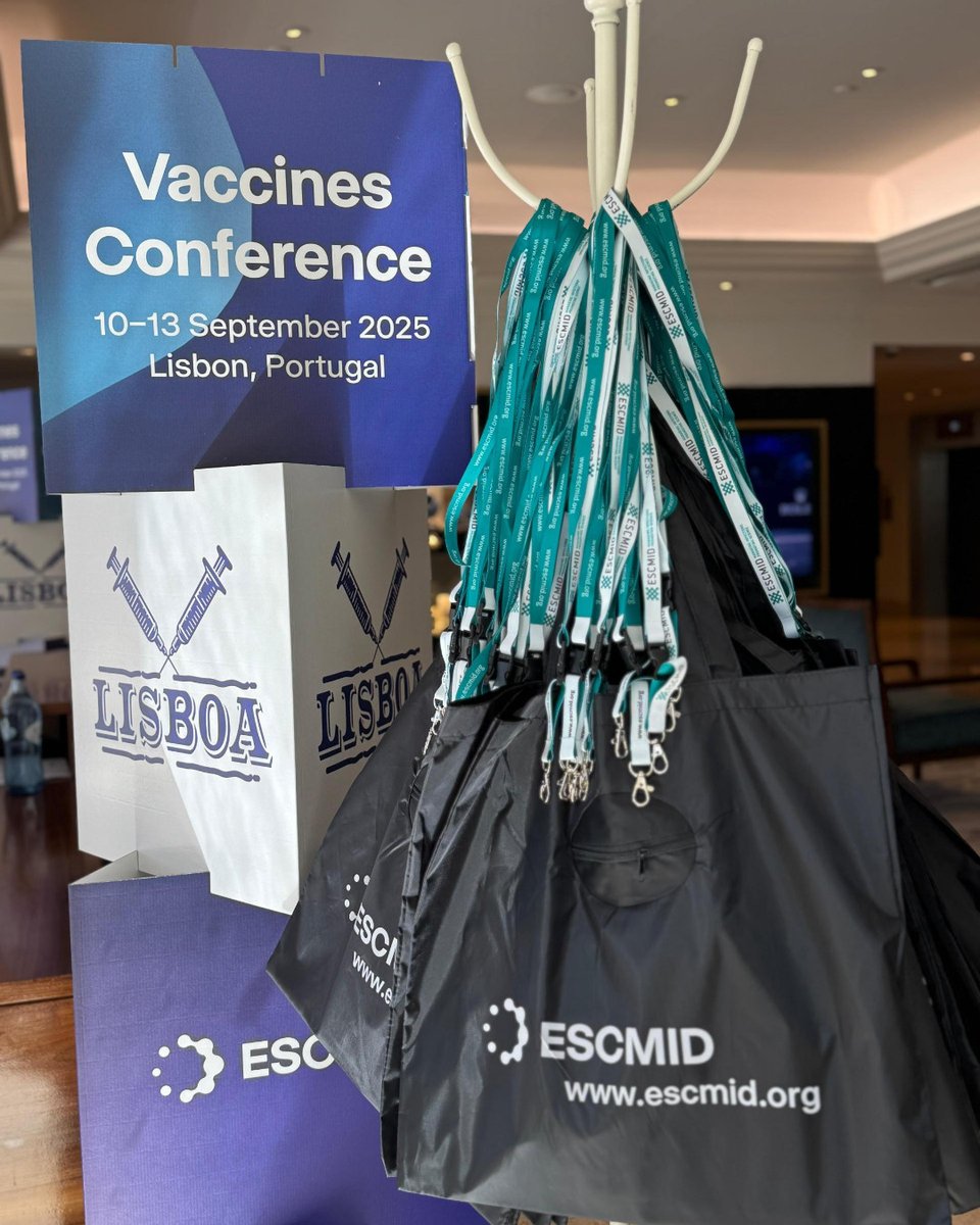 ESCMID's tweet photo. The 6th #Vaccines Conference is getting underway! We have a fantastic line up of sessions today kicking off with a keynote lecture by Alessandro Sette covering the mechanisms of immune activation from vaccinations.
#VaccinesConference https://t.co/TIvTRiSgfv