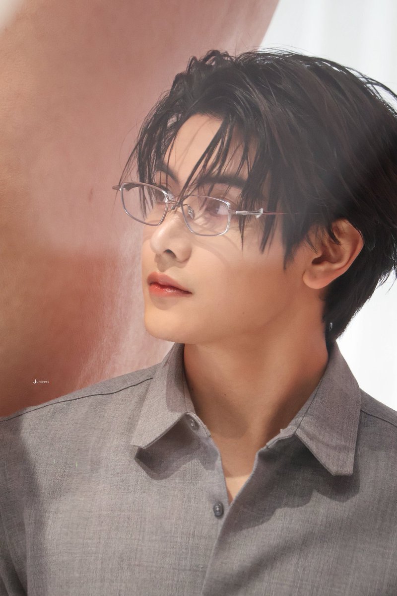 วันนี้เหมือนทุกคนนัดกันมาเล่นมุข แว่นนมานี่มาทั้งวัน  #JoongArchenxGENTLEMONSTER
