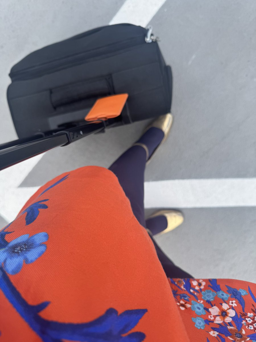 Lorraine Grover (She/her) 🧡💜 tweet media