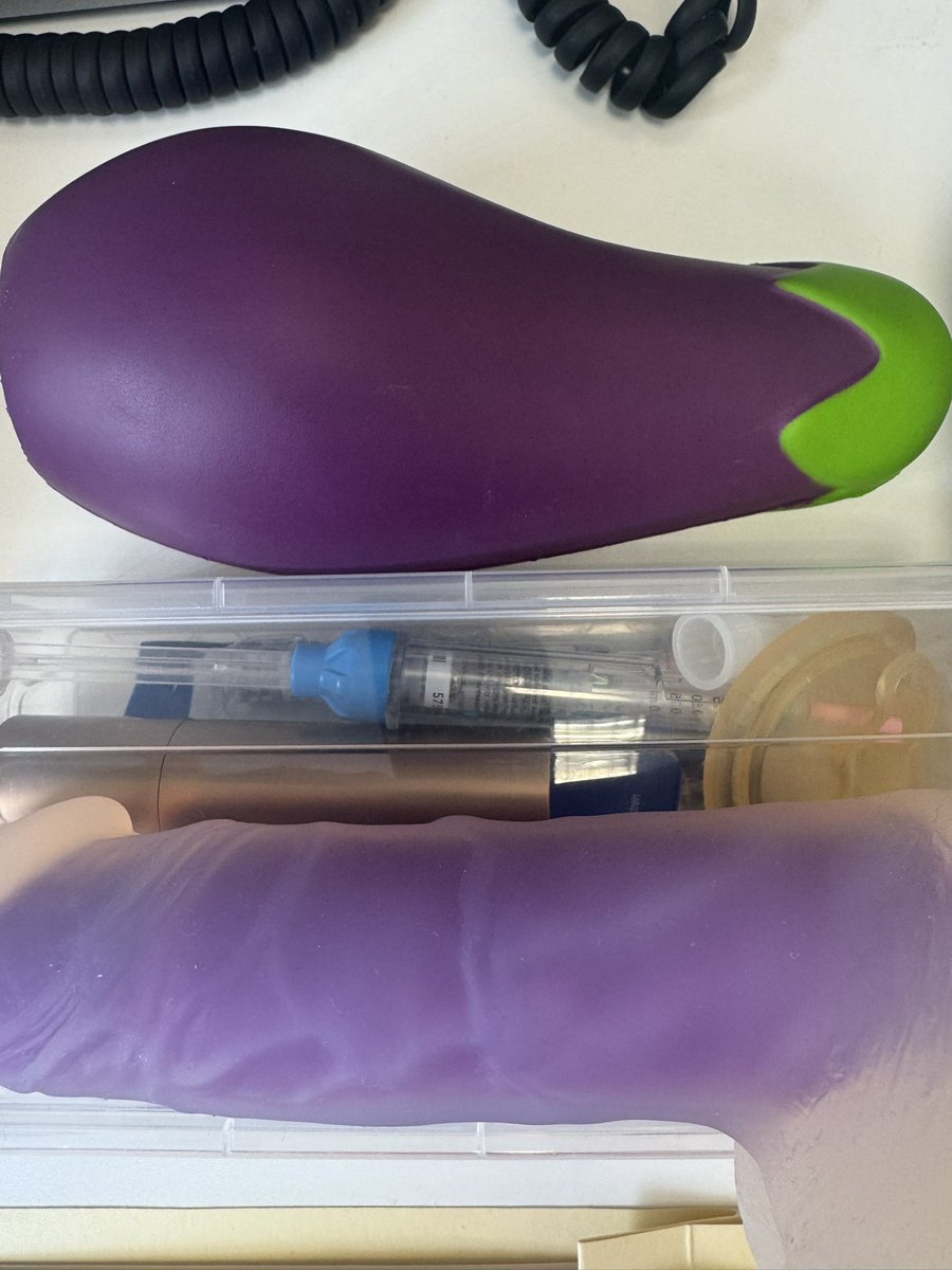 Lorraine Grover (She/her) 🧡💜 tweet media