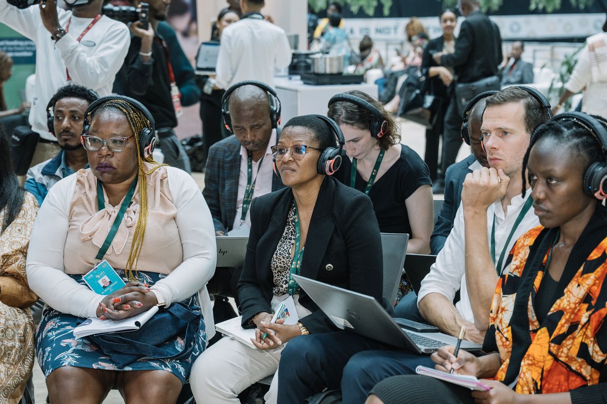 Amref_Worldwide's tweet image. Yesterday, at the #ACS2, @Amref_Worldwide, @AmrefUniversity and @AGNESAfrica1, with support from the @wellcometrust, launched the Climate Change and Health Negotiators’ Curriculum. 

This first-of-its-kind curriculum is a game changer for Africa’s climate diplomacy. It seeks to