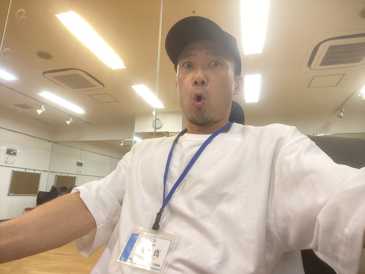 こちらで講師をさせていただくようになって9年目になるけど、1人も来ないのは初めて。2時間ボッチ。
今週末出演する即興イベントの対策考えるかー