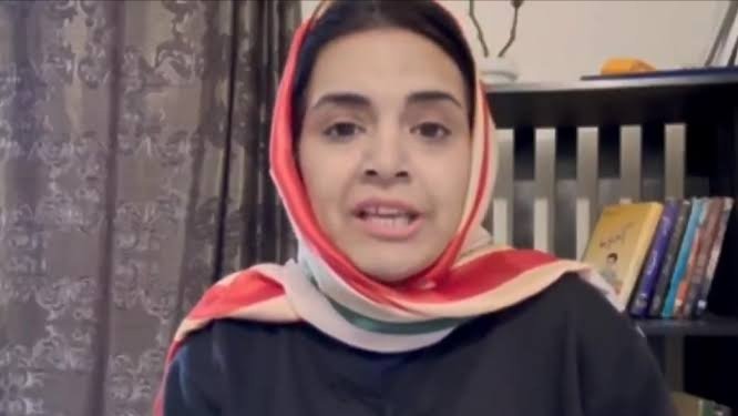 میں بڑی ہو کر ملیحہ ہاشمی بنوں گی.
ثمینہ پاشا