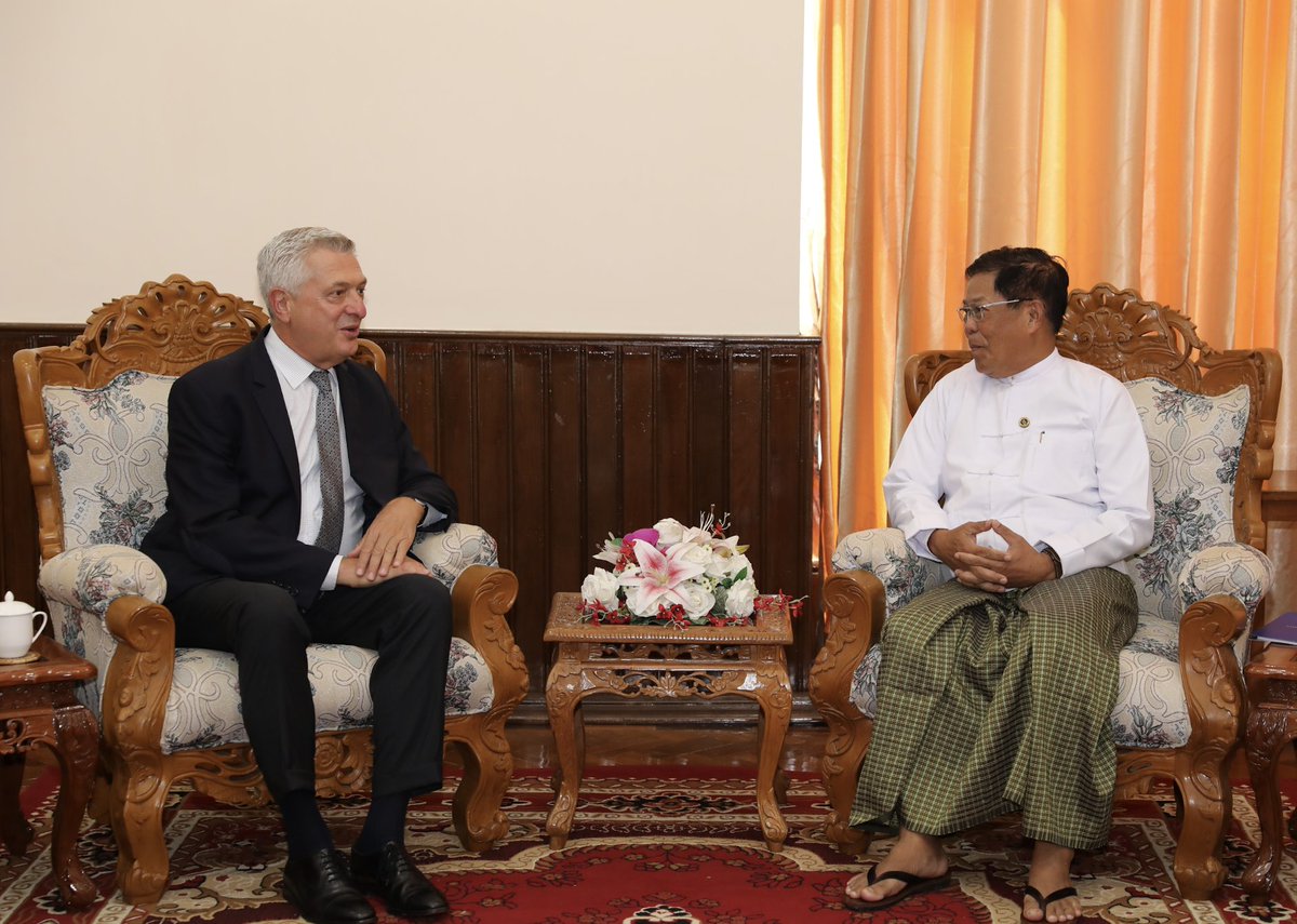 shafiur's tweet photo. UNHCR chief, Filippo Grandi, pops into Naypyidaw for ‘talks’ before the big New York conference. 

Apparently he is visiting Rakhine state too.  If the measure of success is handshakes with junta ministers, then... https://t.co/6X2afdkgLr