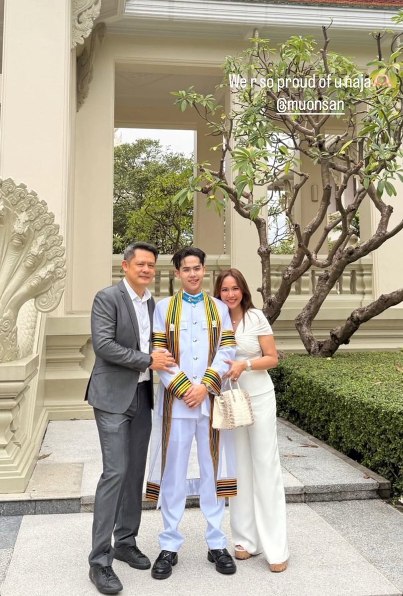 คนดีเรียนจบแล้วจริงๆ ภูมิใจมากๆ เลี้ยงออนไลน์อยู่นาน อ้วนขายวิญญานให้การศึกษา เอารูปเบบี๋มาอ้อนมัมหมี วันนี้เป็นพี่บัณฑิตแล้ว คนเก่งของแม่😭🫳🏻 

#MuonATLAS