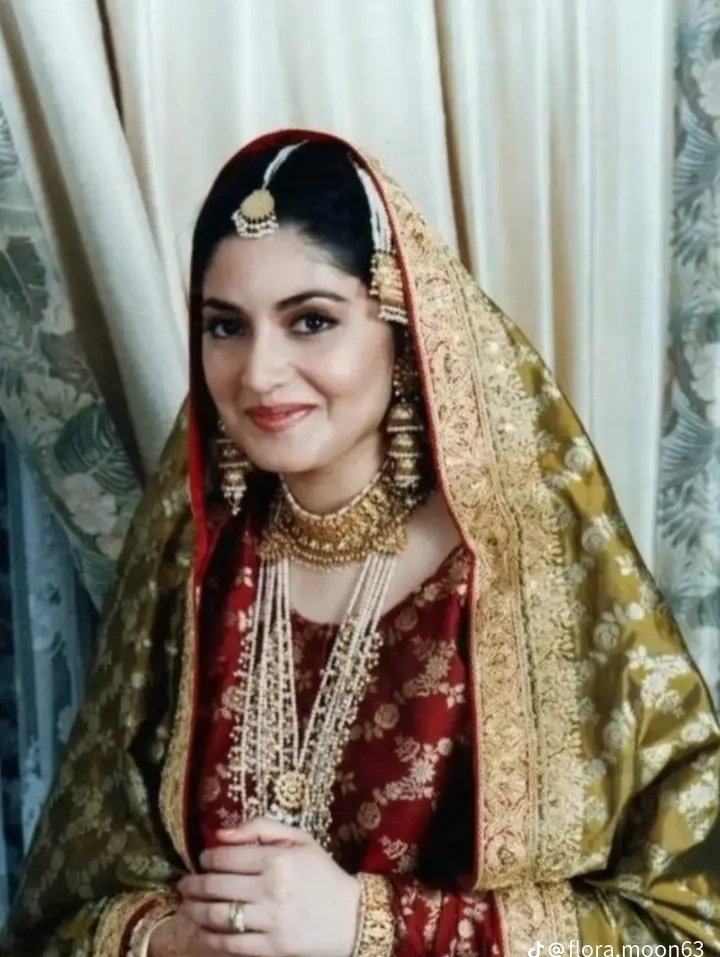 _aaselenophilee's tweet image. جتنی حسین عورت، اتنے برے نصیب