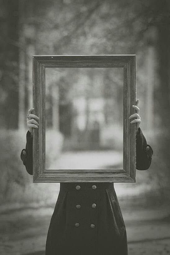 “Quien perdona todo ha debido perdonarse todo.” 

“Voces”, de Antonio Porchia