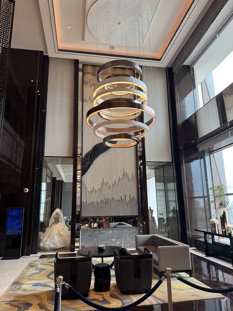 Traveler tweet media