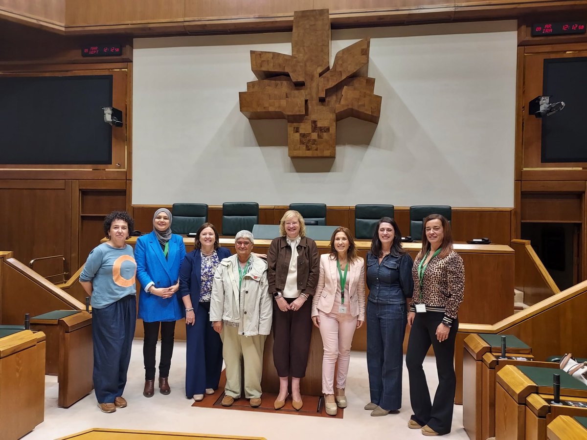 Núria Lozano Montoya (@nurialozanomont) on Twitter photo La ponència de llei de renda garantida de ciutadania <a href="/parlamentcat/">Parlament de Catalunya</a> hem mantingut una profitosa trobada amb <a href="/PVasco_EuskoL/">Eusko Legebiltzarra</a> i  <a href="/lanbideejgv/">Lanbide</a> per aprofundir al  Sistema Basc de Garantia d’Ingressos i Inclusió. Un intercanvi d'experiències molt útil per una reforma imprescindible La ponència de llei de renda garantida de ciutadania <a href="/parlamentcat/">Parlament de Catalunya</a> hem mantingut una profitosa trobada amb <a href="/PVasco_EuskoL/">Eusko Legebiltzarra</a> i  <a href="/lanbideejgv/">Lanbide</a> per aprofundir al  Sistema Basc de Garantia d’Ingressos i Inclusió. Un intercanvi d'experiències molt útil per una reforma imprescindible