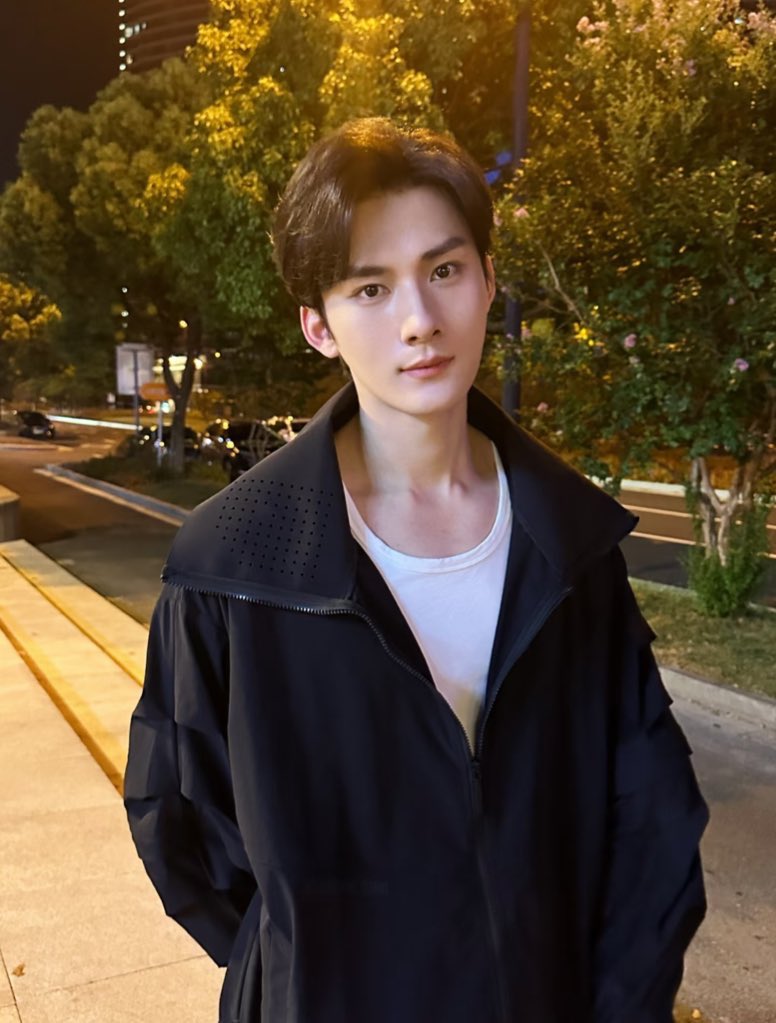 OCEAN JIANG UPDATE
instagram.com/p/DOagKXKjqzW/…

#江衡 #OceanJiang #JiangHeng #Desire4