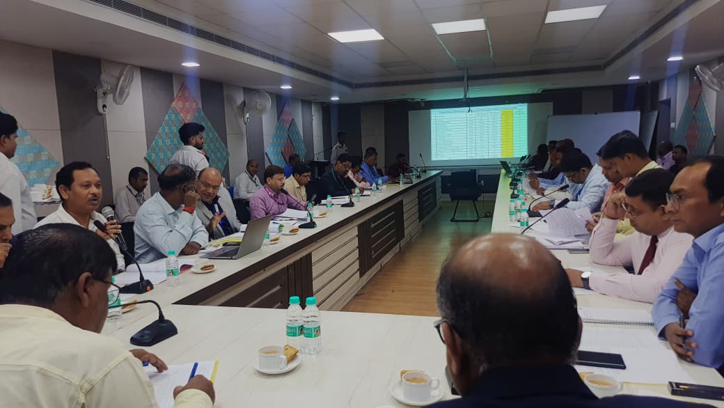 onlineJSLPS's tweet photo. A coordination meeting of JSLPS with banks was held yesterday at SMMU, JSLPS Ranchi, under the chairmanship of #COO_JSLPS. The meeting reviewed key issues including the progress of SHG–Bank linkage for FY 2025-26 and the appointment of SHG members as Bank BC Agents. Special focus was given to the performance of #RSETIs, covering training and settlement achievements, progress of MIS entries and the status of pending claims. The discussions highlighted the need for closer coordination with banks to expedite credit linkages and ensure timely settlement of benefits to SHG members. SPM–FI, PM–FI, SNO–RSETI, Bank Officials & members of FI domain attended the meeting.
@MoRD_GoI @DAY_NRLM
@HemantSorenJMM @DipikaPS