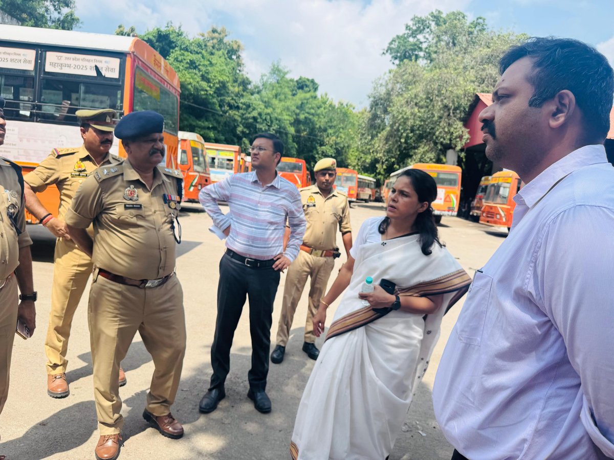 bstvlive's tweet photo. लखनऊ
➡मंडलायुक्त ने कैसरबाग चौराहे का निरीक्षण किया
➡रोशन जैकब ने कैसरबाग चौराहे का निरीक्षण किया
➡अमीरुद्दौला लाइब्रेरी के सामने पार्किंग बनेगी.

#Lucknow @LucknowDivision https://t.co/QnfI7Equcr