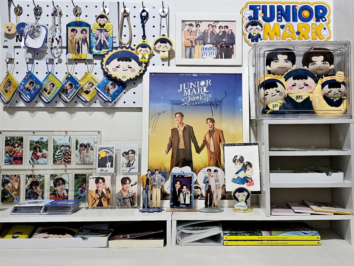 From_Me_To_Uoo's tweet photo. โต๊ะทำงานมุมโปรด จักรวาล 🌞🌛 ของเรา 

#junniorrs #markjrtn 
#JUMMO #JuniorMark https://t.co/Ilz6VYcWdY