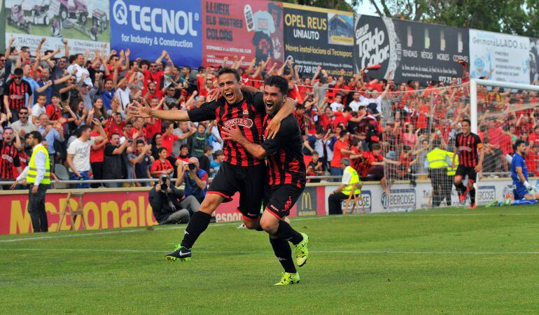 AndreuRauet's tweet photo. 🔙 Avui fa 10 anys de l'històric ascens del CF Reus Deportiu a Segona Divisió. 

Els de Natxo González van superar al Racing de Santander en el partit de tornada per 1-0 amb gol de David Haro, tancant un global de 4-0 en l'eliminatòria.

29/5/2016
Més vius que mai ❤️🖤 https://t.co/XbKkF0m8NS