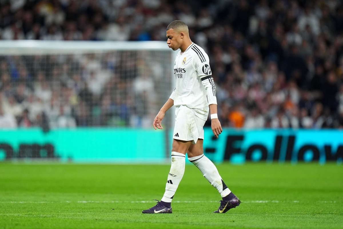 lnstantFoot's tweet image. 🗣️ Kylian Mbappé 🇫🇷 :

« J’espère que mon fils détestera le football, j’aimerais qu’il ne mette jamais les pieds dans ce milieu. »

🗞️ (@lequipe)