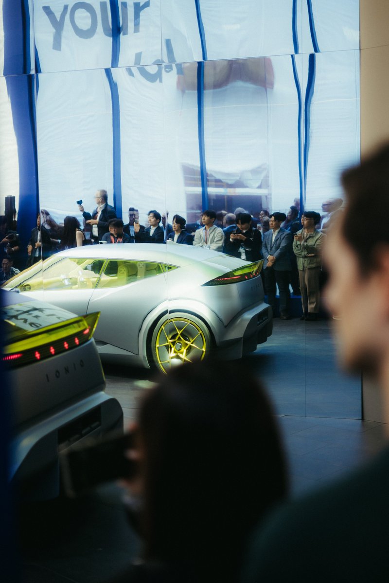 hyundai_poland's tweet photo. Czekanie dobiegło końca! Concept THREE czeka na Was na naszym stoisku @iaamobility w Monachium.
#Hyundai #HyundaiPL #ConceptTHREE #ArtofSteel #Poweryourworld https://t.co/GDne4hsgg7