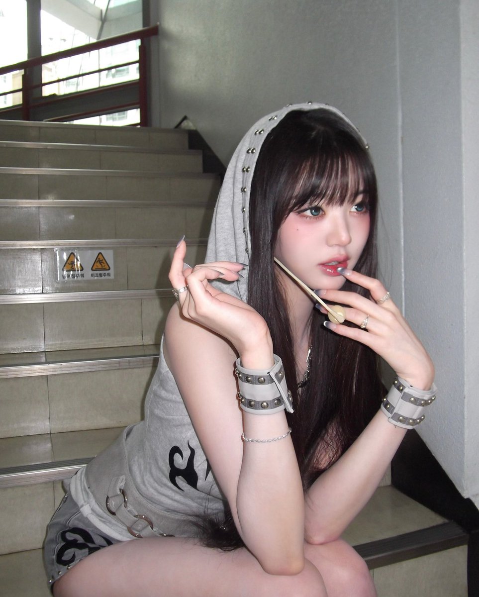eternal1young's tweet photo. 🩶 https://t.co/bC0UvlxXFz