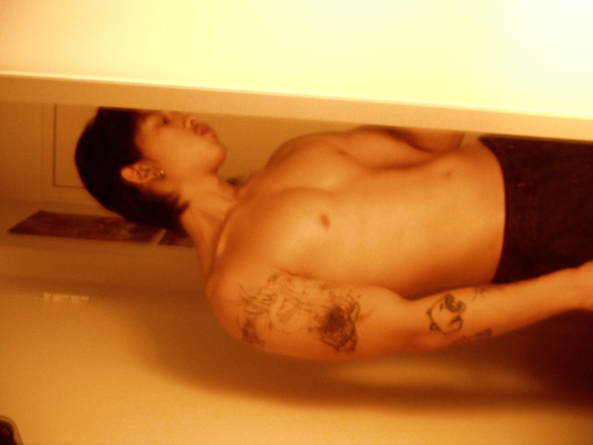 z3 (@exnihalo) on Twitter photo 