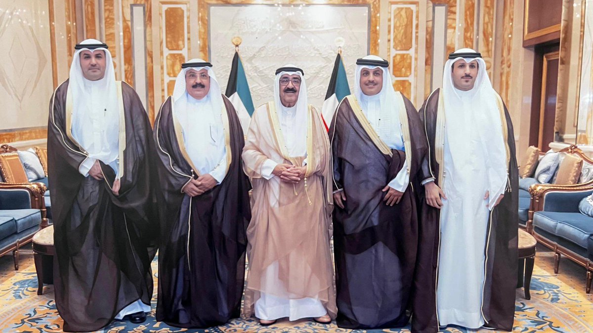 sharqkwnews_brk's tweet photo. المحامي ثامر البذالي :- 
تشرفنا بلقاء صاحب السمو  أمير البلاد الشيخ مشعل الأحمد الصباح حفظه الله ورعاه، حيث أستمعنا إلى نصائحه السديده وتوجيهاته الكريمه التي نعتز بها و منارةً لنا ، مؤكدين لسموه اننا عونًا وسندًا له ،كما تشرفنا بلقاء سمو ولي العهد الشيخ صباح الخالد.
@TkKuwait https://t.co/a6gi1RXfJq
