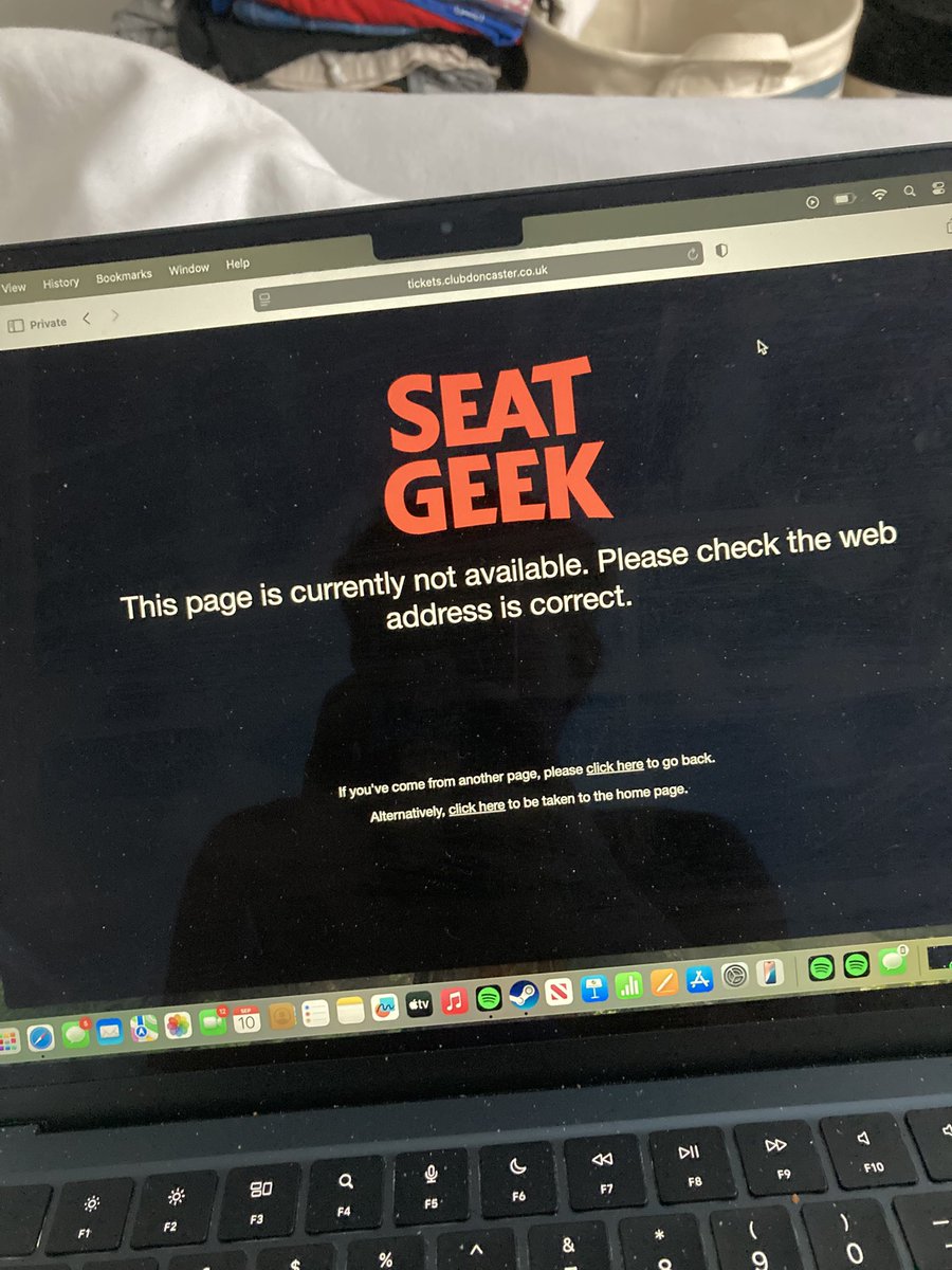 robert_clover's tweet photo. Fuck me that scramble for spurs (a) tickets was just as stressful as Glasto ticket Sunday 😩 hope I never have to see this page fucking ever again 🙃#drfc https://t.co/v2rw9DpVHB