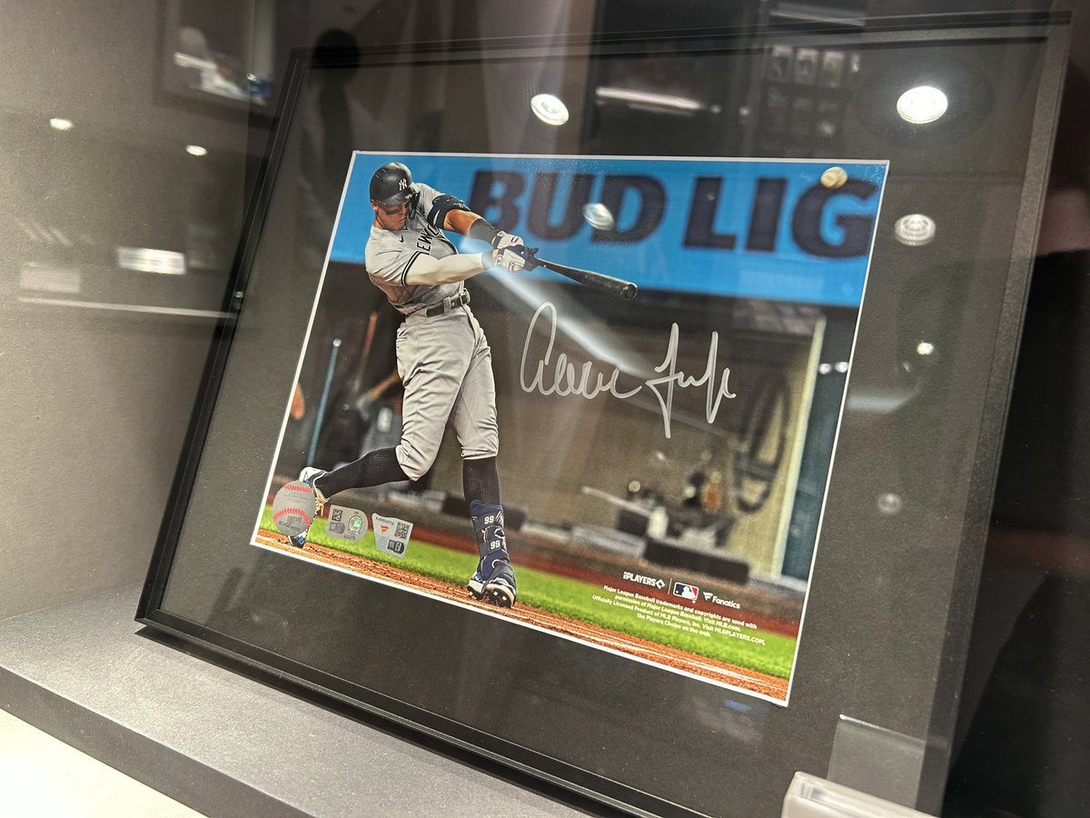 ヤンキースの #アーロン・ジャッジ 選手の直筆サイン入りアイテムを