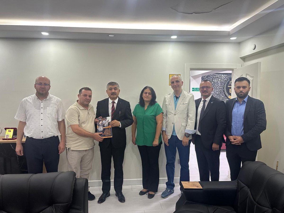 Staj ve Çıraklık Sigortası Mağdurları Federasyonu’na ve İstanbul Staj ve Çıraklık Sigortası Derneği’ne nazik davetleri için teşekkür ediyorum.

Yaptığımız görüşmeler sonucunda oluşturulan eylem planı mutabakatları, staj ve çıraklık mağdurlarının sorunlarının çözümü bakımından