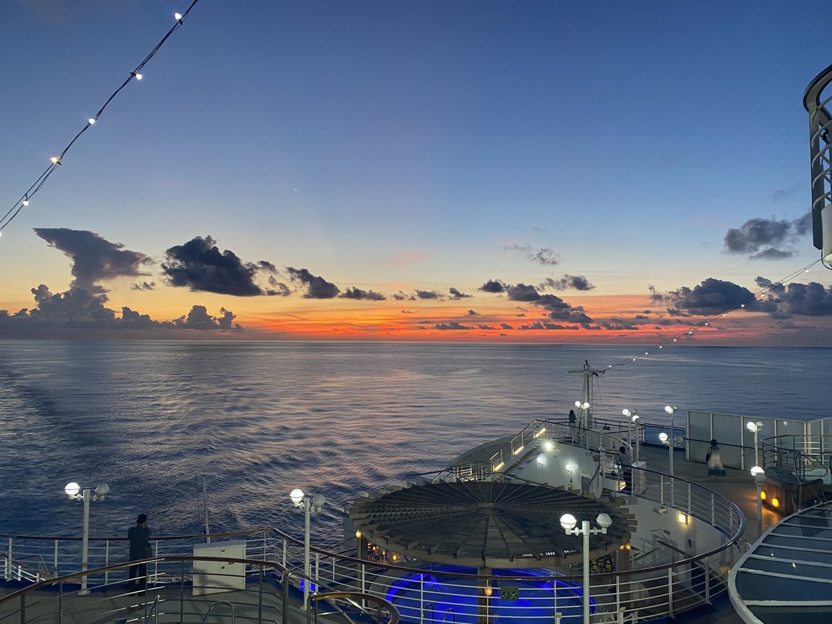 ダイヤモンド・プリンセスより
9/9(火)航海6日目、石垣島に帰港いたしました。こちら石垣島にて日本の入国審査が行われます。