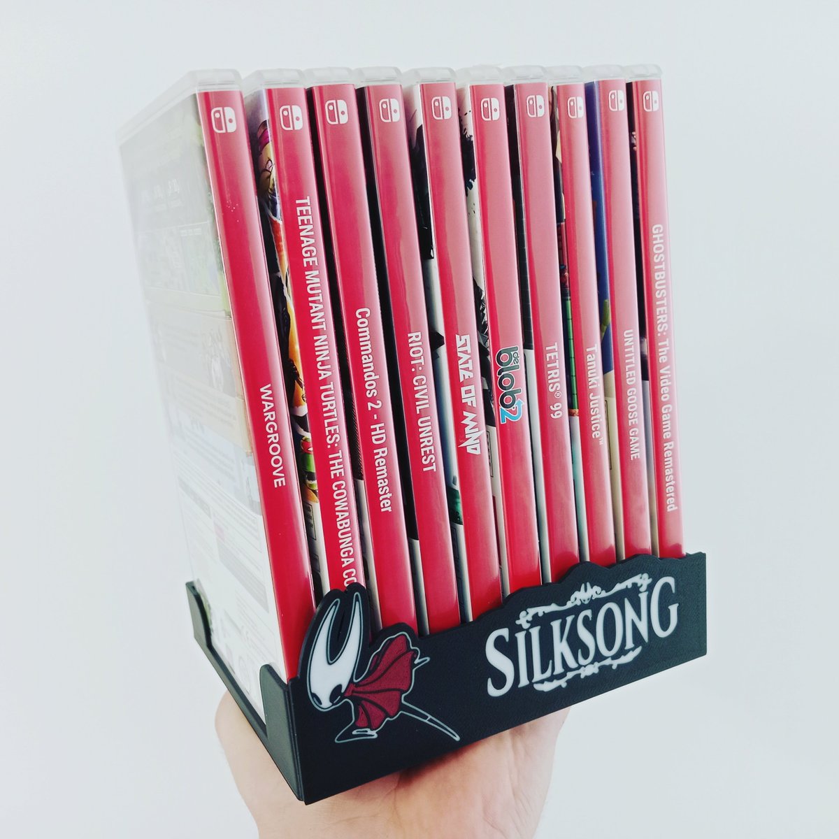 🎉NUEVO SORTEO ! Expositor para Switch de HOLLOW KNIGHT SILKSONG  

Solo tienes que 👇

1⃣ Seguir <a href="/CajasRetro/">CAJAS RETRO 🎮</a>
2⃣ RT a este tweet
3⃣ Mencionar a un amig@

*** Hasta el 14/09/25 ***