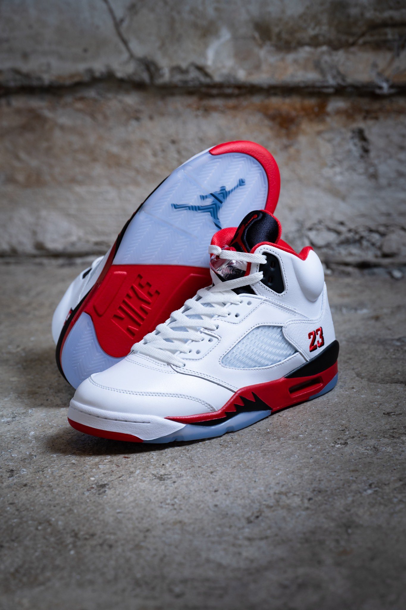 靴 Nike Air Jordan 5 Retro \"Tokyo 23 Air Jordan 5 Tokyo Review with HESKICKS - YouTube