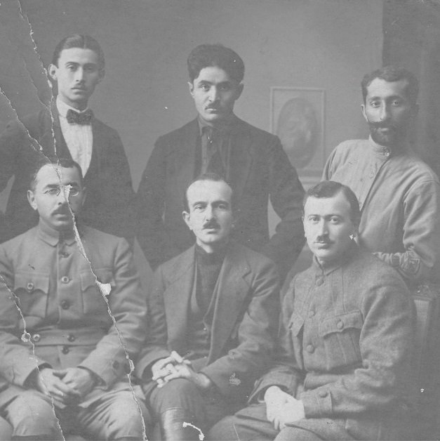 Devrim_Hareketi's tweet image. Ülkemizin bağımsızlık mücadelesini sosyalizmle taçlandırmak için Mustafa Suphi ve arkadaşlarının önderliğinde yola çıkan Türkiye Komünist Partisi 105 yaşında.

Suphilerin, Nazımların, Denizlerin yolunda devrim ve sosyalizm mücadelesi sürüyor.