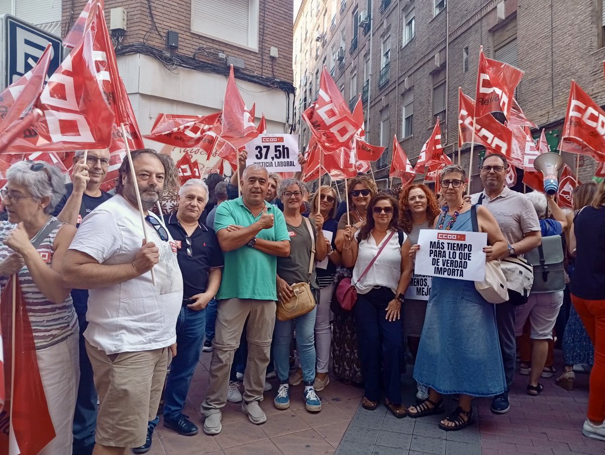 Mientras algunos partidos bloquean avances, la calle responde: la reducción de jornada es justicia, salud e igualdad. No aceptamos más retrasos en derechos que son de todas y todos.

#ReduccionDeJornadaYa
#CCOO
#CCOOIndustria